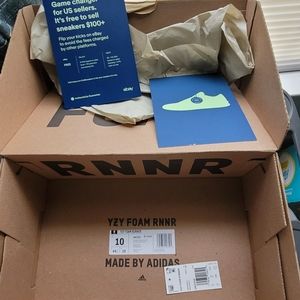 Yeezy foam runner size 10